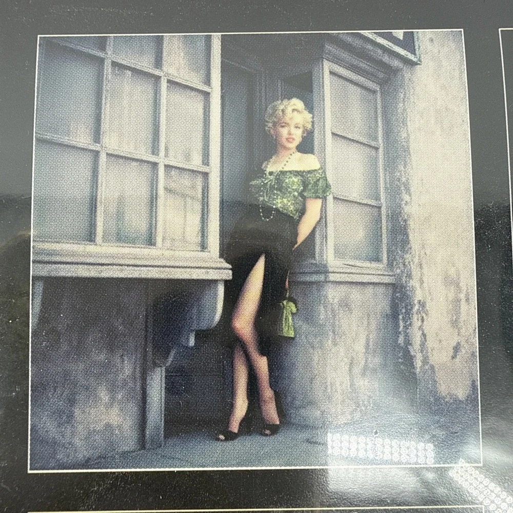 Brand new 2016 16 month Marilyn Monroe calendar still wrapped